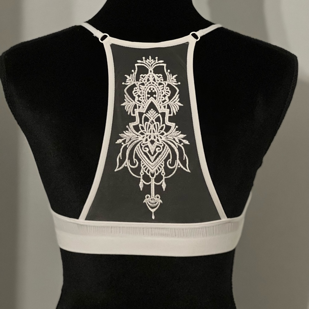 CLEARANCE ‼️ Tattoo Mesh Raceback Bralette - Picture 5 of 6